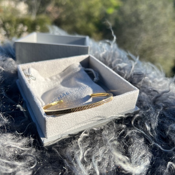 Michael Kors MK Logo Gold Stainless Steel Cuff Bracelet black Crystals + Box - Picture 6 of 7